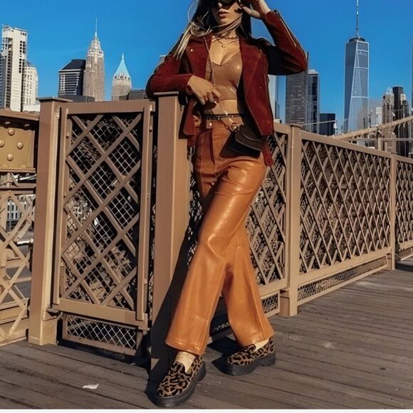 NWT NYC The Baxter Ribcage Straight Leg
High Waist Faux Leather Pants Brown 26 - Picture 1 of 15